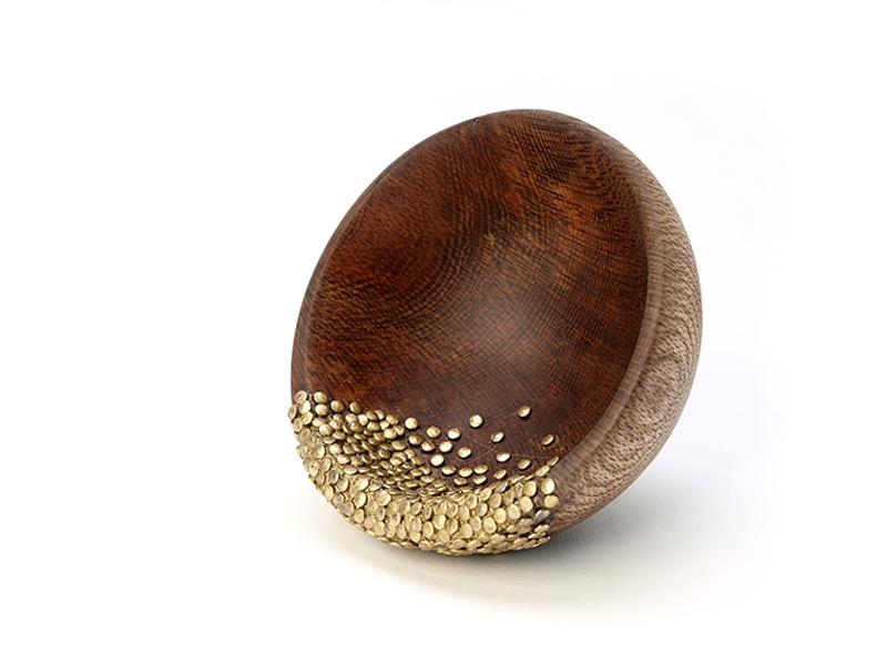 Carolina Luzardo, 2017, handpiece, Wood, brass, 6x6 cm, photo: Negro Karamanian Carolina Luzardo