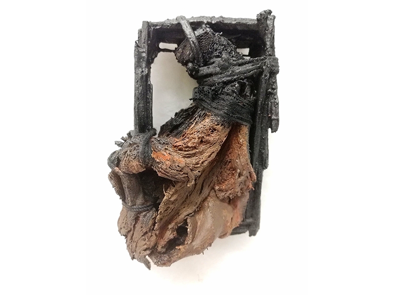 Jorge Manilla, Piedad, 2019, brooch, wood, tree bark, polymer gypsum, steel, leather, 120 x 80 x 30 mm, photo: artist Jorge Manilla, Piedad