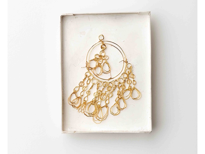 Galatée Pestre, Pampilles (from the series Lost Jewelry), 2015, brooch, gold, silver, steel, 55 x 72 x 70 mm, photo: Matthieu Gauchet Galatée Pestre