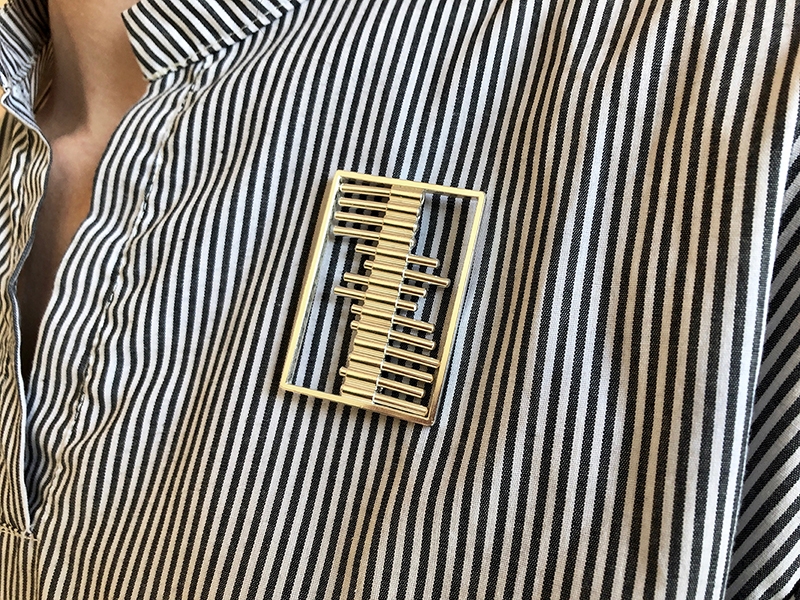 Dana C. Fear, Brooch 1, 2019, sterling silver, 38 x 57 x 5 mm, photo: Nora McCarthy Dana C. Fear, Brooch 1