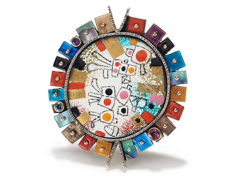 Earl Pardon, Round Brooch, sterling silver, 14-karat yellow gold, enamel, topaz, tourmaline, amethyst, 47 x 55 mm, photo: Patina Gallery Earl Pardon, Round Brooch