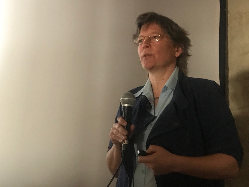 Dr. Marian Vanhaeren, anthropologist, giving her presentation at Schmucksymposium Zimmerhof 2019, photo: Helen Britton Dr. Marian Vanhaeren, anthropologist
