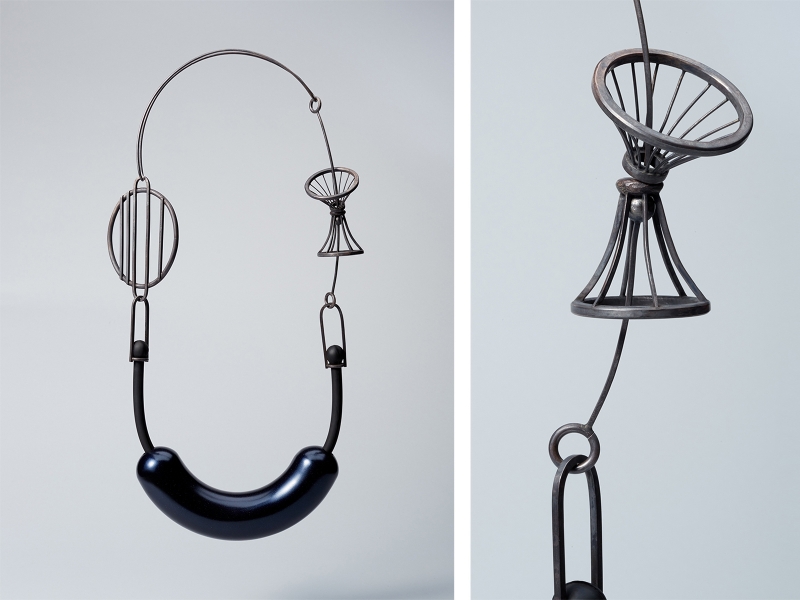 Jana Brevick, Transfer, 2016, neckpiece, fabricated and patinated sterling silver, powder-coated aluminum capsule, rubber, 483 x 267 x 51 mm, photo: Rod Ralston Jana Brevick, Transfer, 2016, neckpiece