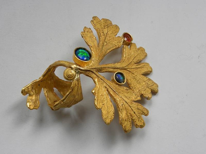 Jesus Elisabeth Gu. Defner, Ginko, ring, gold, opals, fire opal, photo: artist Jesus Elisabeth Gu. Defner, Ginko