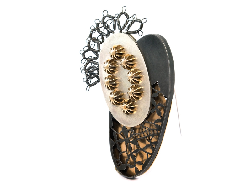 Erica Bello, Sarah Holden, and April Wood, Exquisite Corpse, brooch, silver, bronze, steel, stainless steel, 76 x 102 x 13 mm, photo: Erica Bello Erica Bello, Sarah Holden, and April Wood, Exquisite Corpse
