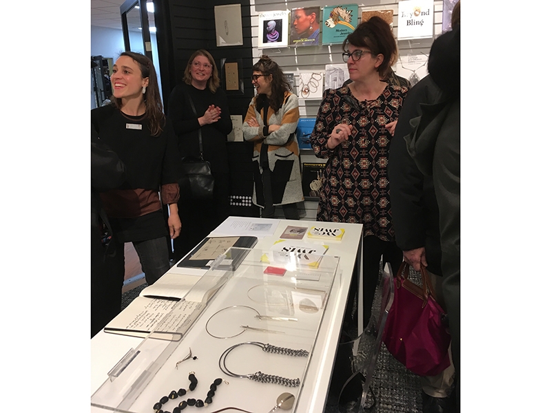 Raïssa Bump, Lindsay Crozier, unknown person, and Sienna Patti at the exhibition The Kinship Between: American Women Jewelers, at The Jewelry Library, photo: Liesbeth den Besten The Kinship Between exhibition