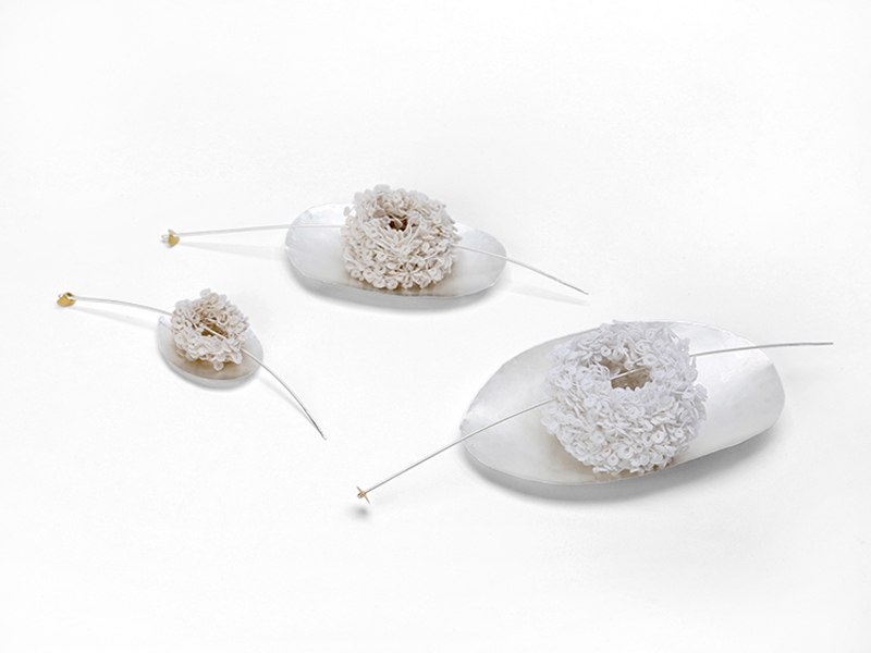 Laura Licandro, 2017, brooches, thread, silver, gold, 10x8 cm, photo: Negro Karamanian