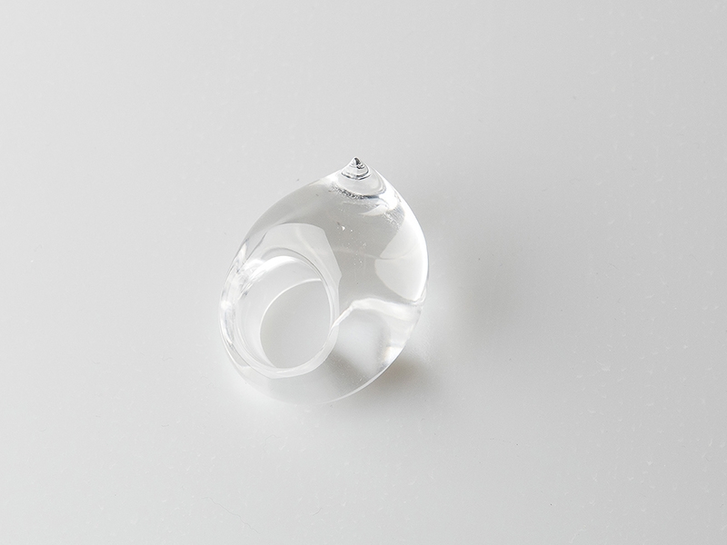 Yutaka Minegishi, Drop, 2017, ring, rock crystal, 45x35x30mm, photo: Fred Kroh. Yutaka Minegishi, Drop