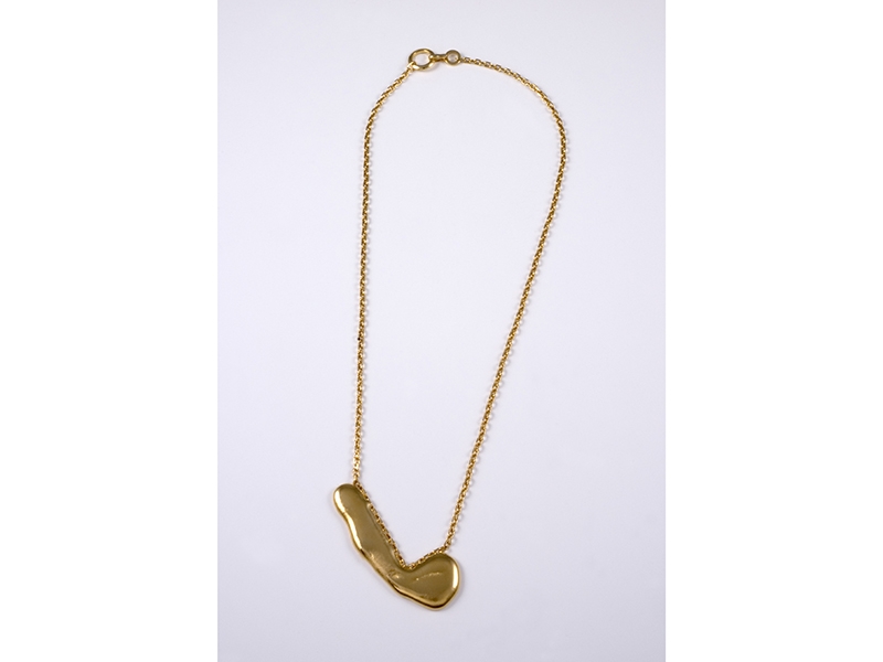 Myra Mimlitsch-Gray, Yellow Submarine, 2006, necklace, 24-karat gold-plated tin, commercial chain, 75 x 50 x 50 mm, photo: artist Myra Mimlitsch-Gray, Yellow Submarine