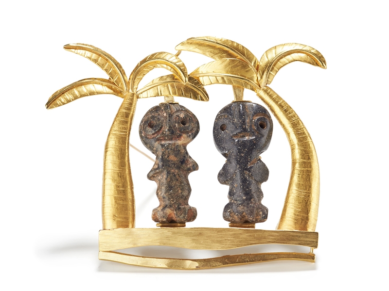 Nancy Michel, Stone Twins, 2015, brooch, 18-karat, 22-karat, and 24-karat yellow gold, 18-karat gold catch, 54 x 67 mm, photo: Patina Gallery Nancy Michel, Stone Twins