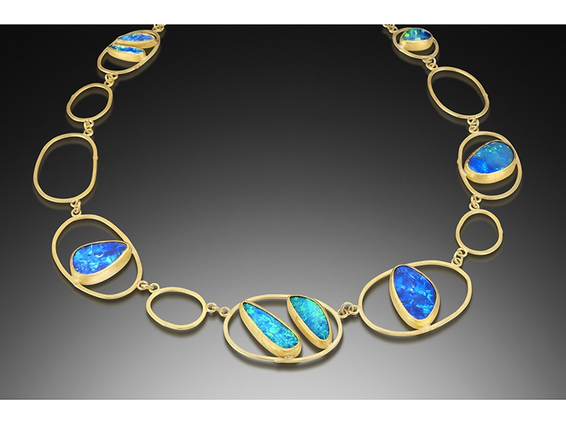 Petra Class, Opal Open Links Necklace, 2016, Australian boulder opal doublets, 22-karat and 18-karat gold, 480 mm, photo: Hap Sakwa Petra Class, Opal Open Links Necklace