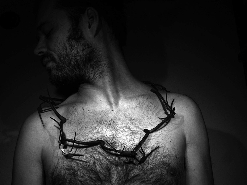 Nils Hint, Necklace, 2017, forged iron, 450 x 220 x 60 mm, photo: Annika Kedelauk Nils Hint, Necklace