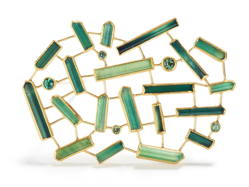 Petra Class, Tourmaline Mosaic Brooch, 2017, brooch, 22- and 18-karat yellow gold wire, tourmalines, 93 x 64 mm, photo: Patina Gallery Petra Class, Tourmaline Mosaic Brooch