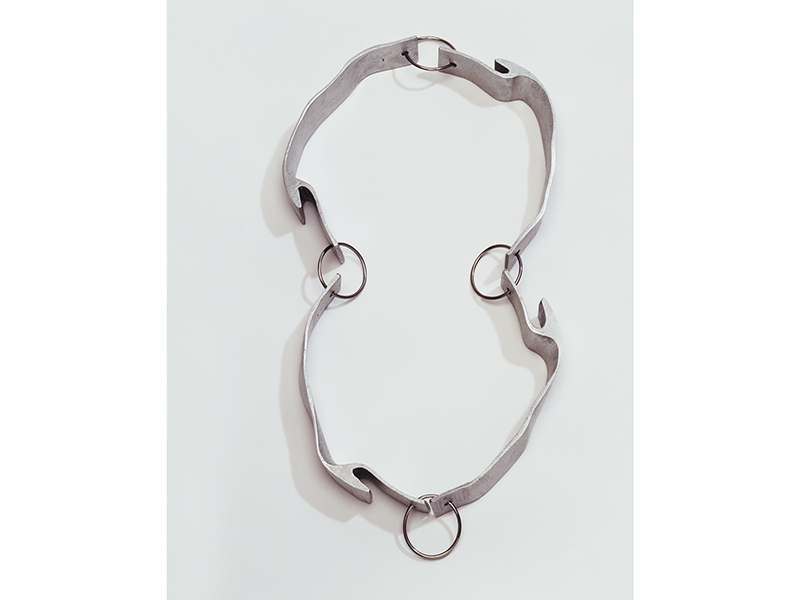 Dorothea Prühl, Grosse Katsen, 2007, aluminum, stainless steel, 273 x 253 mm, photo courtesy of the artist Dorothea Prühl, Grosse Katsen
