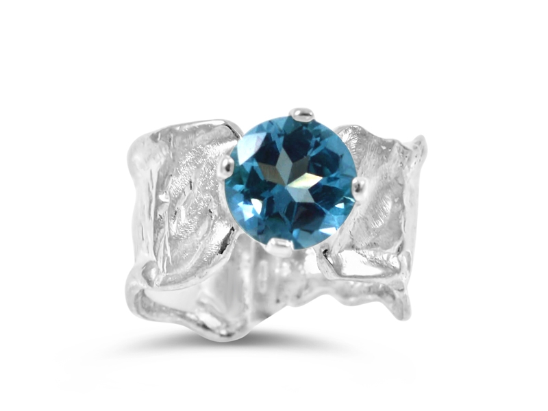 Kristen Baird, Ripple Ring, 2017, sterling silver, Swiss blue topaz, 10 mm wide, size 7, photo: artist Kristen Baird, Ripple Ring