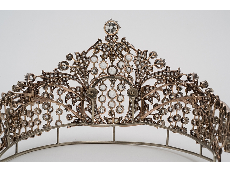 Back of Diadem of Empress Maria Fyodorovna, consort to Alexander III, Mikhail Perkhin, Firm of Carl Fabergé, St. Petersburg, circa 1880, gold, silver, diamonds, 80 x 104 mm, collection Fabergé Museum Baden-Baden, photo courtesy of Hermitage Amsterdam Back of Diadem of Empress Maria Fyodorovna