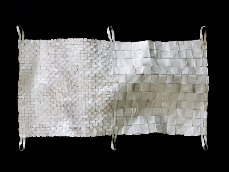 Ammeli Engström, Not My Hands, 2017, brooch, fine silver, 120 x 220 mm, photo: Maja Kristin Nylander Ammeli Engström, Not My Hands