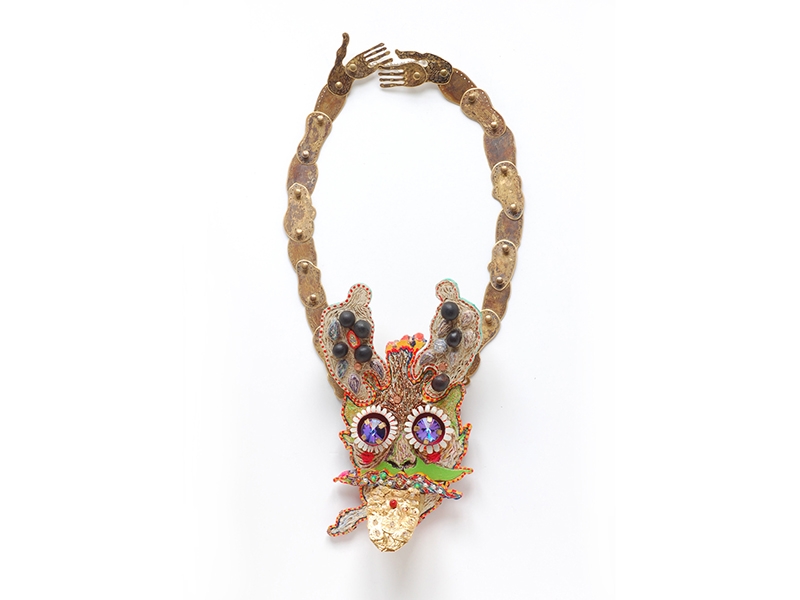 Coco Sung, Monster, 2016, necklace, wood, brass, Swarovski stones, glass beads, paint, copper, Muhansa cores, 450 x 120 x 45 mm, central element: 220 x 120 x 45 mm, photo: artist Coco Sung, Monster
