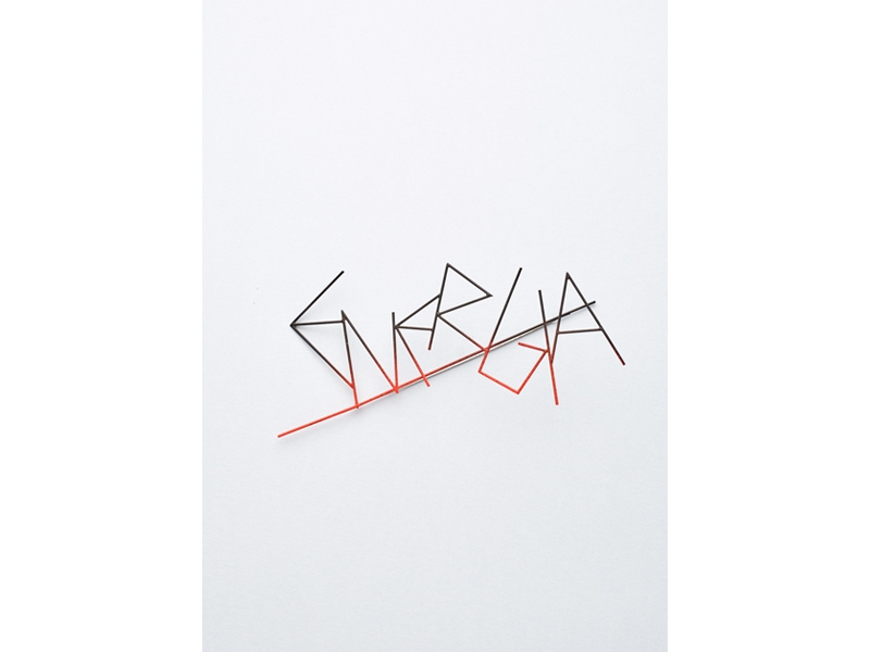 Manfred Bischoff, Energia, 1982, brooch, steel wire, paint, photo: Jens Mauritz Manfred Bischoff, Energia, 1982