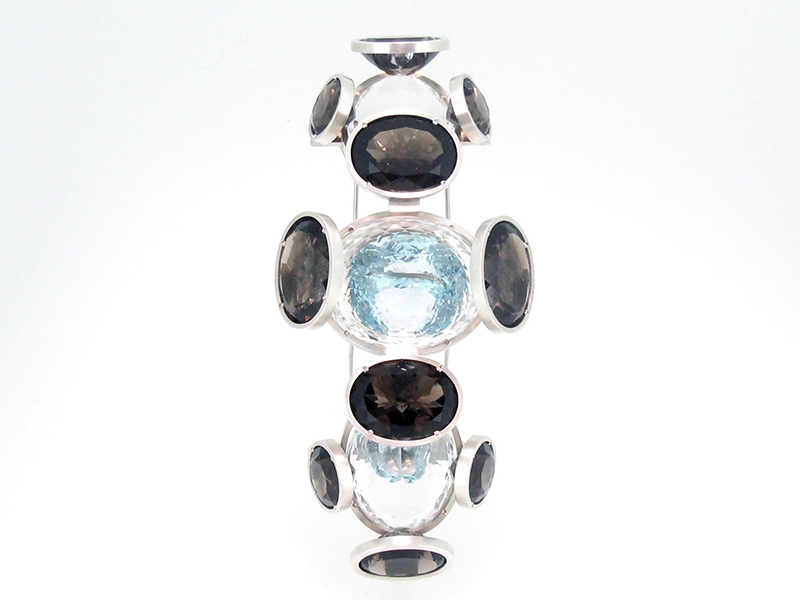 Takashi Kojima, Mandara, 2016, brooch, silver, quartz, topaz, 100 x 50 x 25 mm, photo: artist Takashi Kojima, Mandara