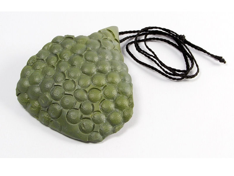 Craig McIntosh, Untitled, 2018, pendant, pakohe, 100 x 88 x 20 mm, photo: Michael Couper Craig McIntosh, Untitled