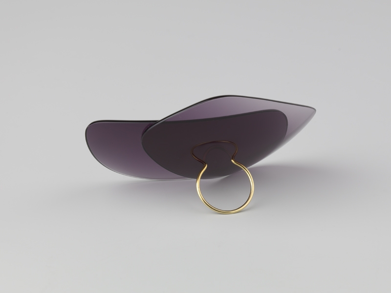 Jiro Kamata (born 1978), Sunny Ring, 2005, gold, plastic, 19 mm diameter, Collection Marjan and Gerard Unger, Bussum, copyright Jiro Kamata, photos: Albertine Dijkema (Rijksmuseum) Jiro Kamata, Sunny Ring