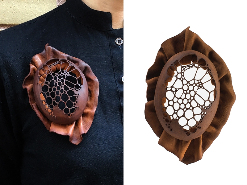 Sanna Svedestedt Carboo, Cameo, 2017, brooch, naturally tanned reindeer leather, steel, 150 x 90 x 40 mm, photo: Four Sanna Svedestedt Carboo, Cameo