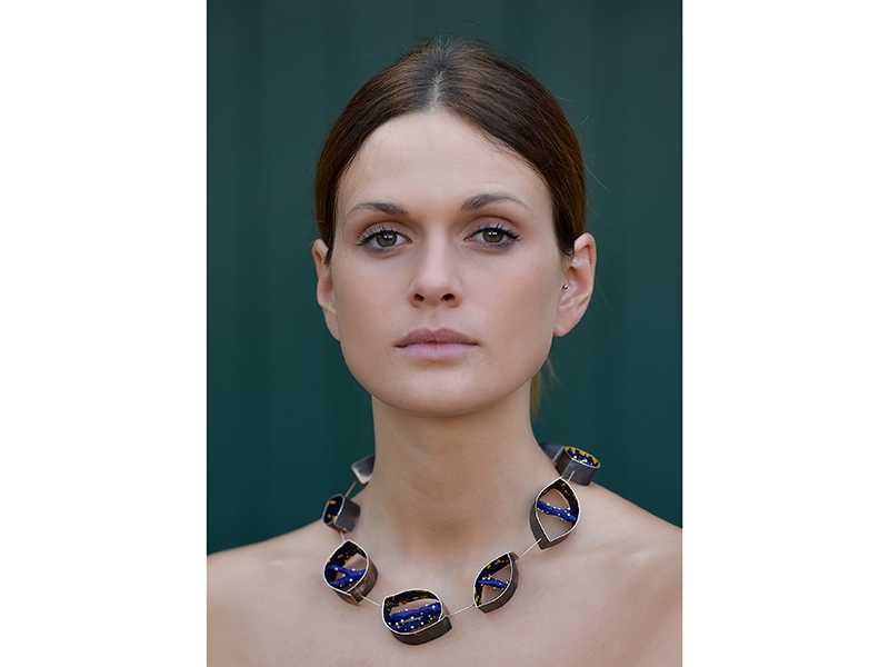 Maria Rosa Franzin, Fireflies, 2018, necklace, silver, bosso wood, pearls, acrylic paint, 520 mm long, photo: Silvano Longo Maria Rosa Franzin, Fireflies