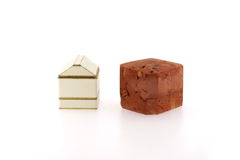All my homes, 2014, jewellery box – object, brick, 10 x 10 x 10 cm , photo: Roger Laute