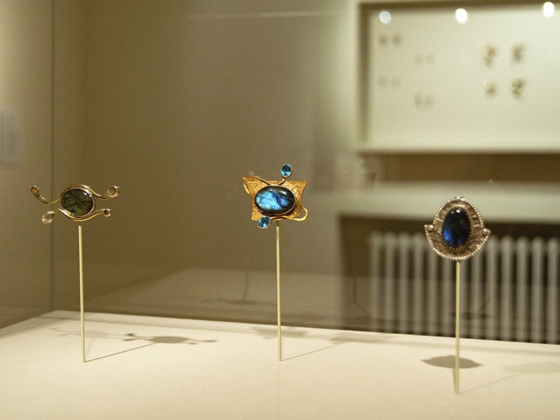 Metropolitan museum of on sale art jewelry exhibit