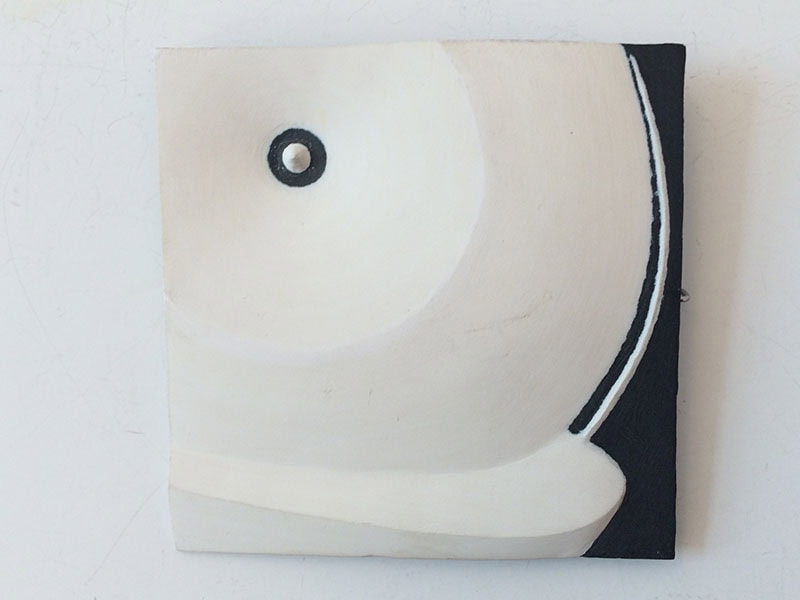 Pavel Opočenský, colocircol, 2009, brooch in Color Core in black and white, carved from the material in layers, 75 x75 x4 mm, photo: artist