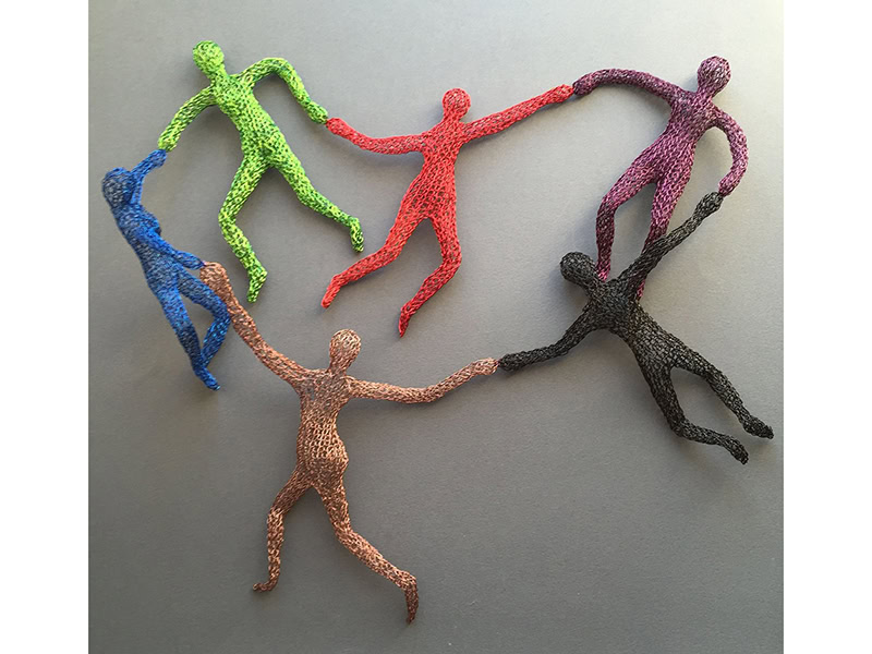 Blanka Šperková, Dancers (To Matisse), necklace in wire, photo courtesy of Gravers Lane Gallery