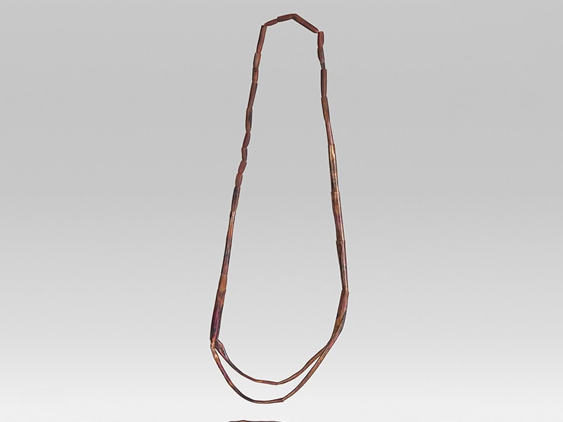 Katharina Dettar, Corpus, 2012, necklace in copper, agate, pink ivory, wood, steel, photo: Manu Ocana