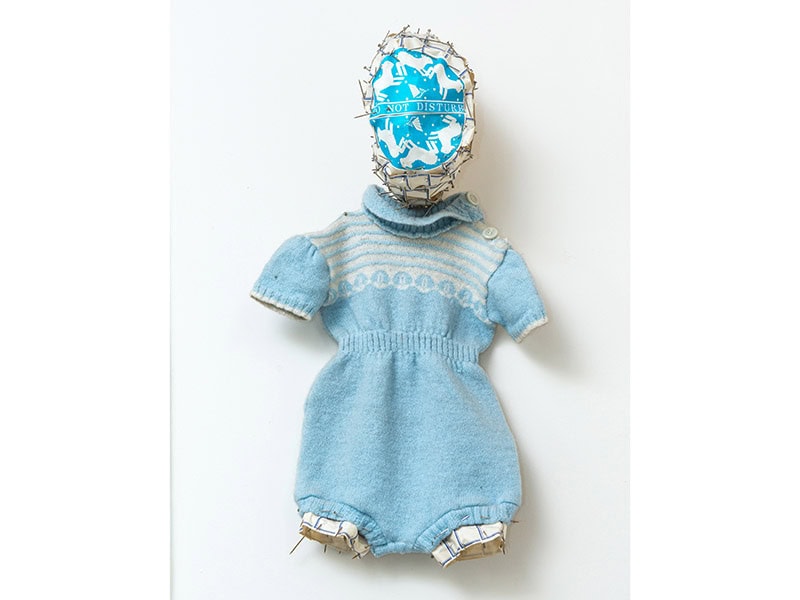 Lam de Wolf, Sinnepop Don't Disturb, 1999, in textile, paper, pins, photo: René Gerritsen