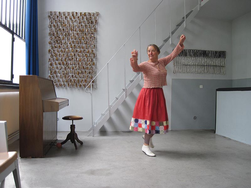 Lam de Wolf in residency at Van Doesburghuis Meudon, France, 2011, photo: Jos Houweling