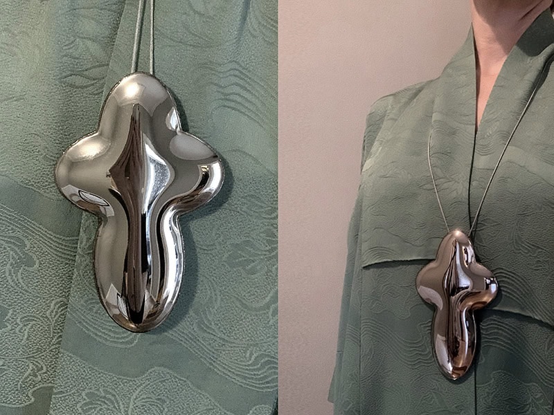 Shachar Cohen, Reflective Idols (edition of 5), 2018, pendant in stainless steel, pendant 4 ¾ x 3 ⅛ x ½ inches (120 x 80 x 15 mm), adjustable length, photo: Four