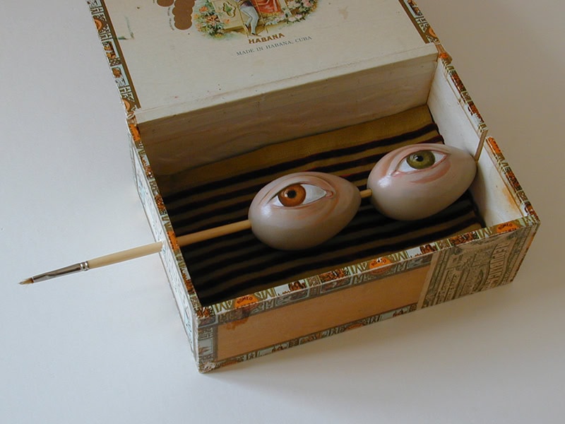 António Marques, Untitled (from the series The Tree of the Five Senses), 2004, link from A Chain for Tereza in oil-painted wooden eggs, each 4 x 2 ⅜ x 2 ⅜ inches (100 x 60 x 60 mm), collection of Tereza Seabra, photo: C.B. Aragão