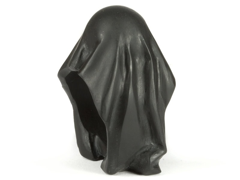Julia Maria Künnap, Do You Think What I Think, 2021, ring in hand-carved natural onyx, ¾ x 1 x 1 ⅜ inches (20 x 25 x 34 mm), photo: artist