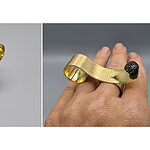 Part of the gallery’s job is to convince those who have never made jewelry to consider doing so. Here is the only ring by the great Korean sculptor and painter Lee Ufan, created for MiniMasterpiece in 2025, photo courtesy of Galerie MiniMasterpiece