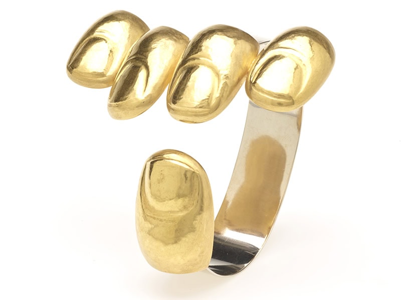 Bruno Martinazzi, Goldfinger bracelet, 1969, editioned: no. 9 of 12, 18k white gold and 20k yellow gold, Dallas Museum of Art, gift of Edward W. and Deedie Potter Rose, formerly Inge Asenbaum collection, Galerie am Graben in Vienna, 2014.33.353. © Bruno Martinazzi. Photo by Chad Redmon, courtesy Dallas Museum of Art