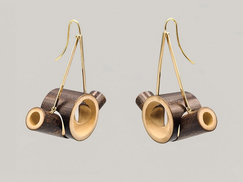 Marion Vidal, Earrings "Elytra," in black bamboo and 18-karat yellow gold, unique piece within a series of 15, MiniMasterpiece edition 2026, photo courtesy of Galerie MiniMasterpiece