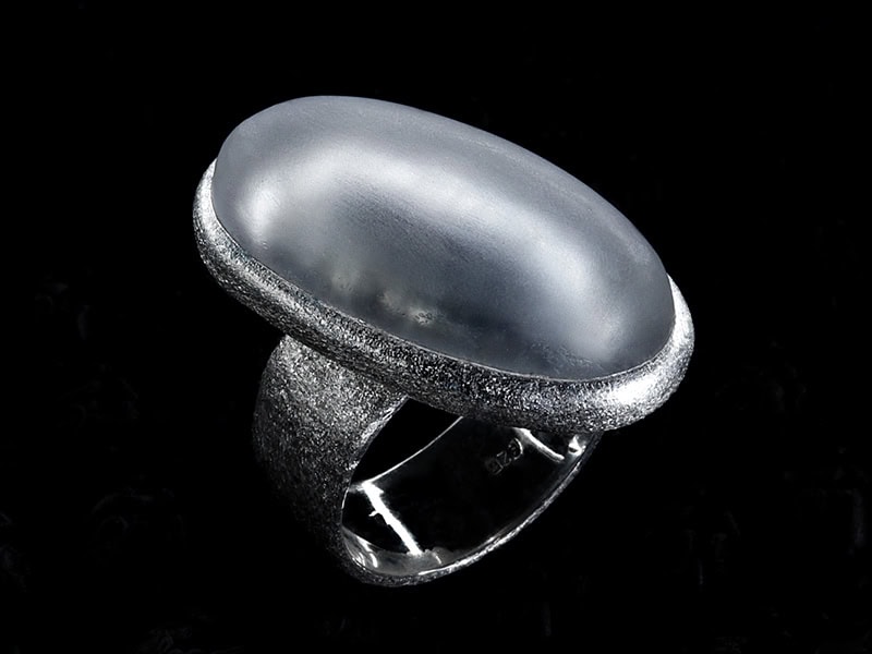 Nicolas Christol, Instable (Unstable), 2026, ring in silver, rock crystal, gallium, photo: artist