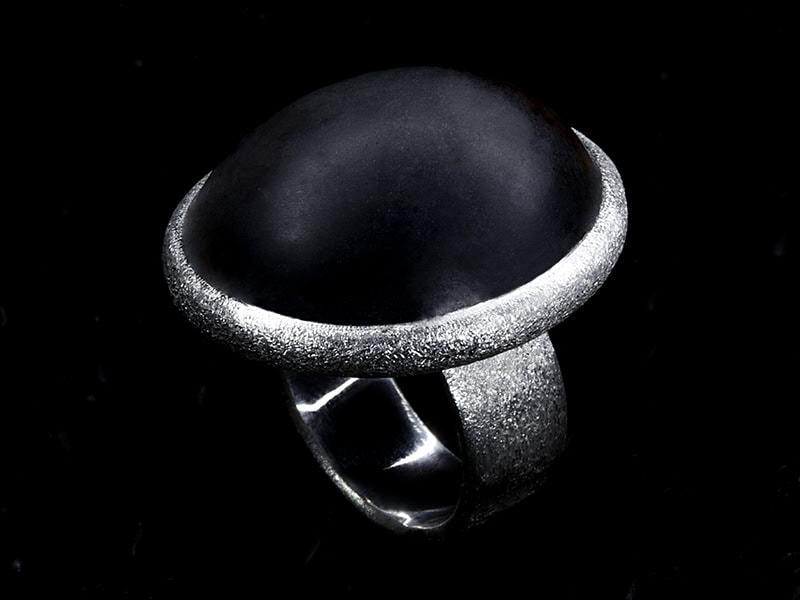 Nicolas Christol, Black Gold, ring in silver, rock crystal, crude oil, photo courtesy of Espace Borax