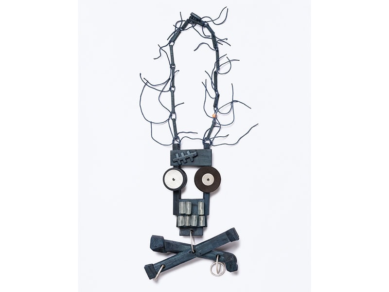 Manuel Vilhena, Untitled, 2026, necklace in juniper, ebony, fine silver, cotton, coral, steel, 200 x 200 x 30 mm, photo: Eduardo Ribeiro