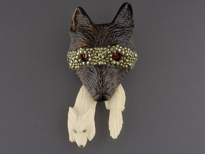 Jane Dodd, A Night Out, 2026, brooch in ebony, bone, sterling silver, marcasite, spessartite garnet, 73 x 33 x 22 mm, photo: Michael Couper