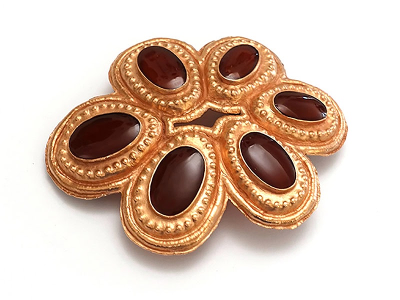 Daniel Kruger, Untitled, 2026, brooch in copper, cornelian, photo courtesy of the artist